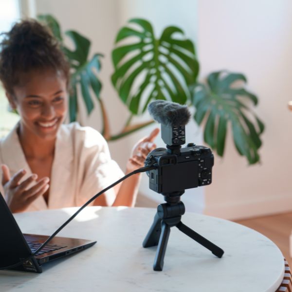 ILCE6700KB (+kit 16-50mm)