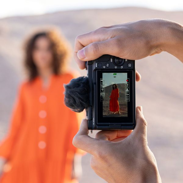 ZVE10M2K (+kit 16-50mm)